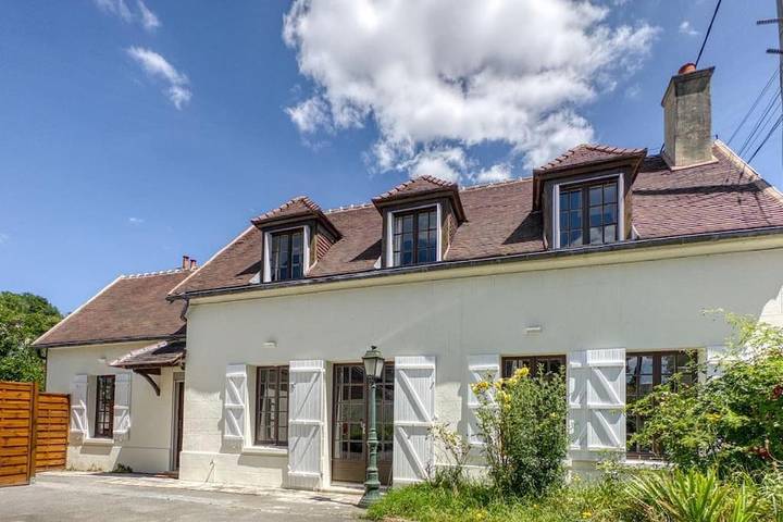 Location de vacances pour 13 personnes, avec Terrasse et Jardin à Pierrefonds