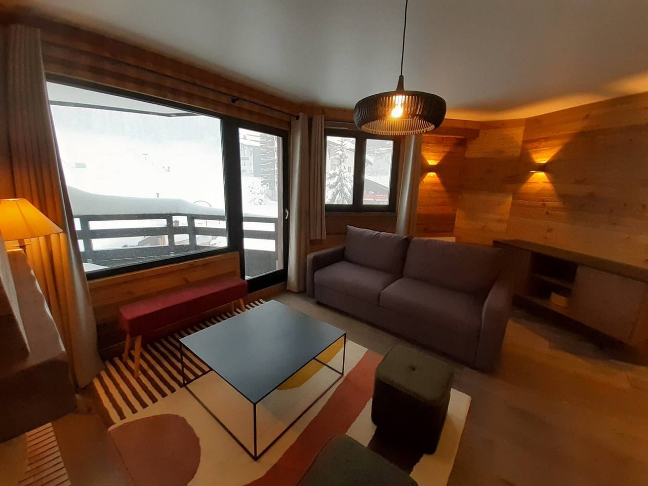 Ganze Wohnung, Geräumige renovierte 3-Zimmer zentral gelegen, Haustiere erlaubt in La Tania, La Perrière