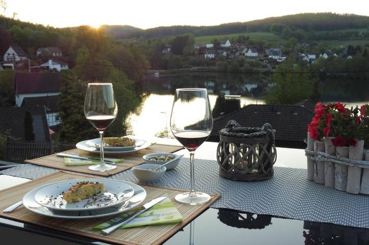 Ferienwohnung für 4 Personen, mit Terrasse und Garten sowie Sauna und Seeblick in Bergisches Land - 3