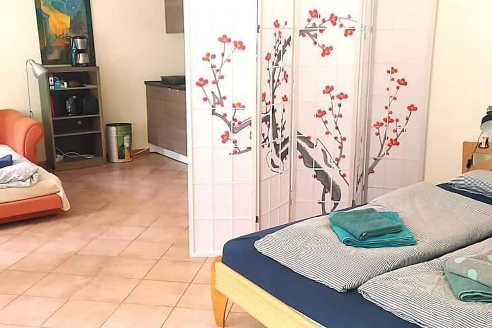 Ganze Wohnung, Fewo im Bauernhaus mit idyllischem Innenhof und Naturgarten in Mesekenhagen, Vorpommern Greifswald