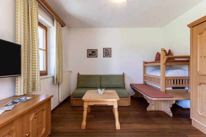 Hel lejlighed, Apartment 'Peintenhof Typ A' with Mountain View, Terrace & Wi-Fi in Taufers, Sand in Taufers
