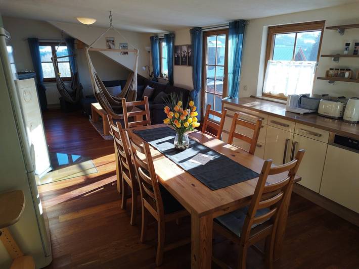 Ferienwohnung für 5 Personen, mit Balkon und Whirlpool sowie Seeblick in Sulzberg