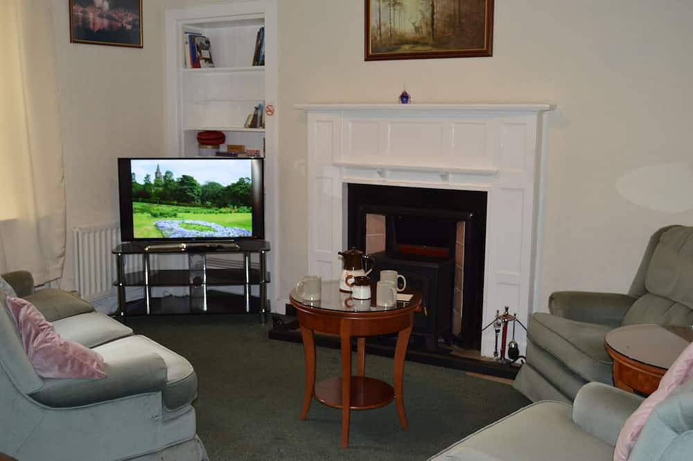 Charming Cottage in Historic Dunfermline, close to several Outlander Locations in Dunfermline, Fife region