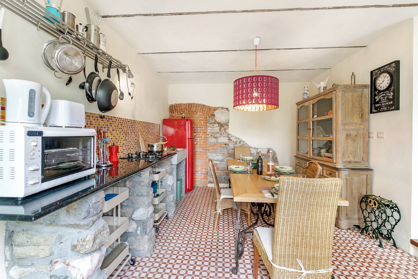 La Maison Du Lac  50 meters from lake in Cantone (Monvalle), Monvalle