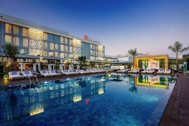 Hôtel pour 2 personnes, avec sauna et jacuzzi ainsi que bassin pour enfant et piscine à Rabat