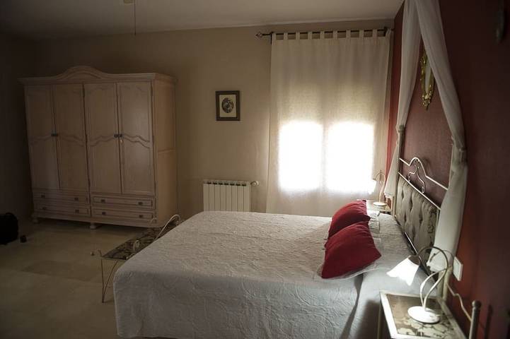 Maison rurale La bibliothèque. 3hab = 200 € - 4hab = 240 € - 5hab = 280 € - 6hab = 320 € - 7hab = 360 € in Almagro, La Mancha