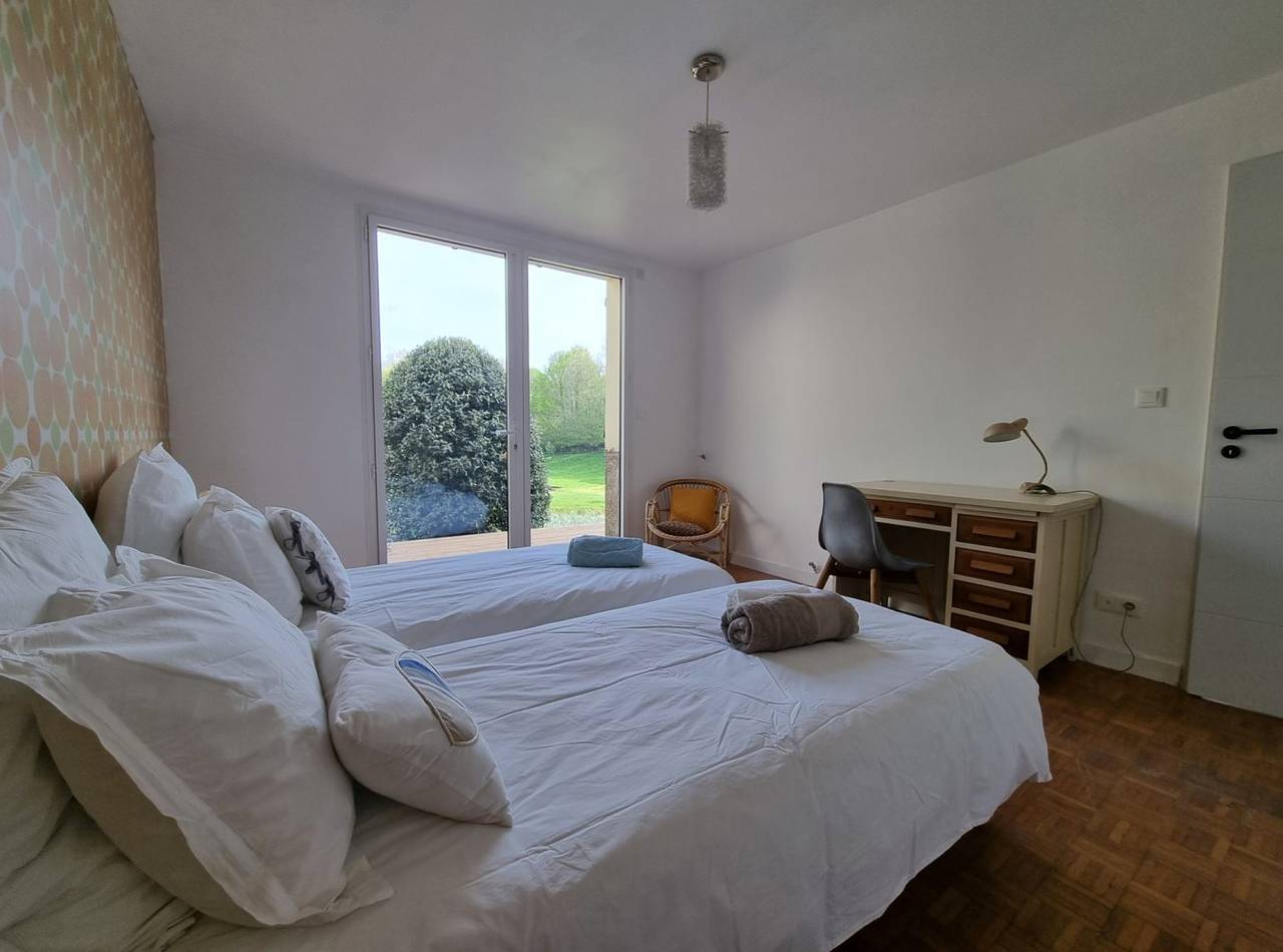 Maison d'hôtes Les Terrasses de Chantarel - Chambre La Vigie in Rouillon, Sarthe