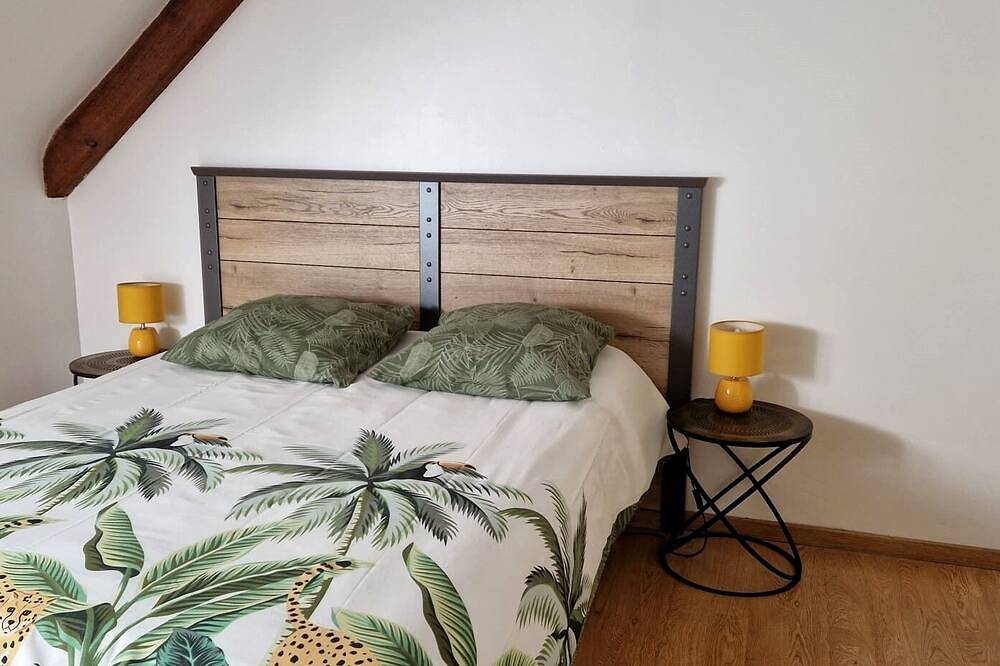 Les Cavaliers, character gîte with swimming pool, 20 minutes from the seaside in Lamballe, Côtes-d'Armor