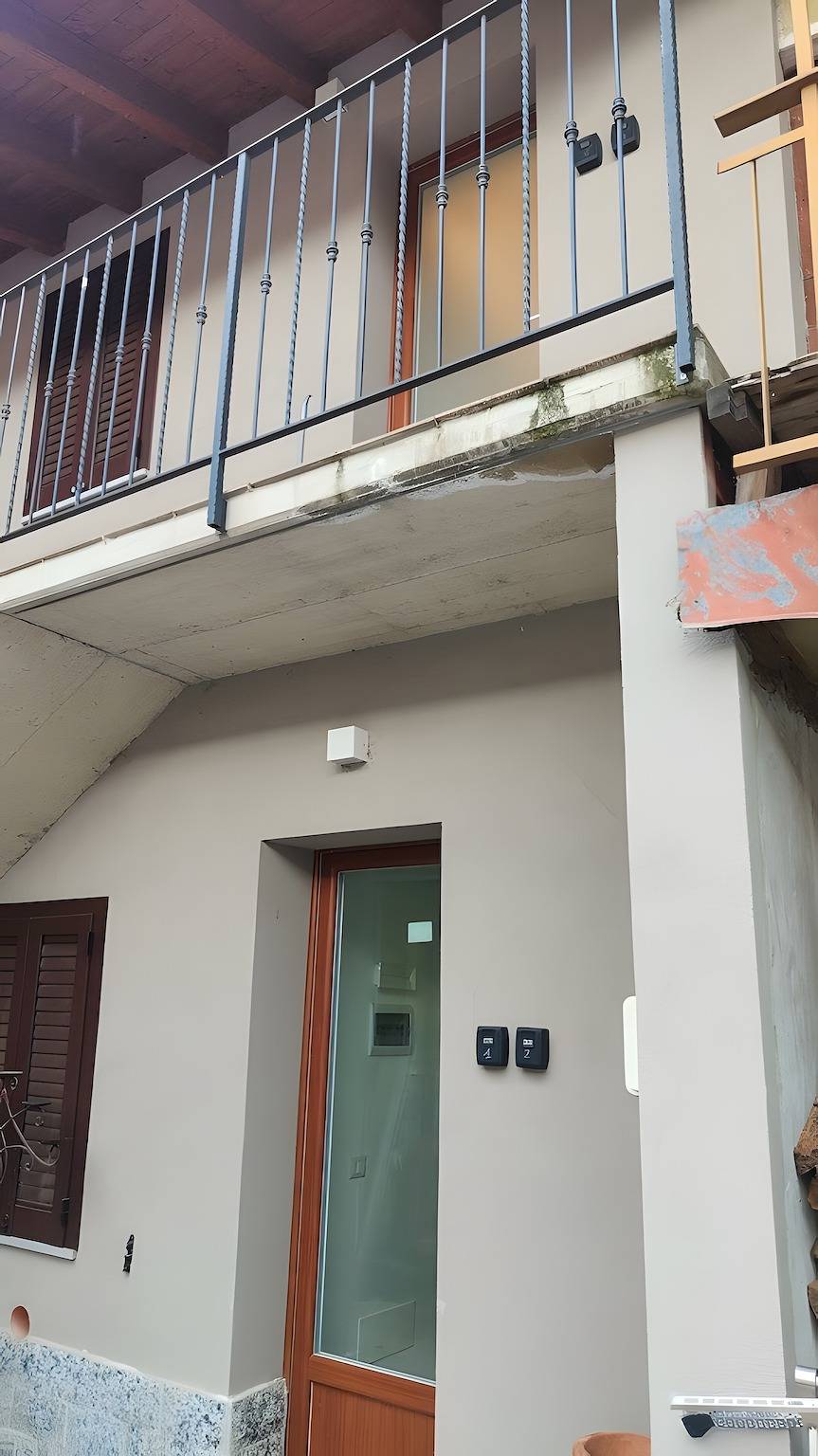 'La Cà De' Mi Vecc' con terrazza privata e Wi-Fi in Fino Mornasco, Provincia di Como