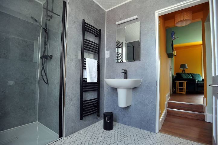 Appartement entier, Holst -  an apartment that sleeps 2 guests  in 1 bedroom in Cheltenham, Gloucestershire