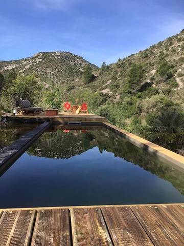Cottage pour 8 personnes, avec vue et piscine ainsi que terrasse et jardin, animaux acceptés à Embres-et-Castelmaure