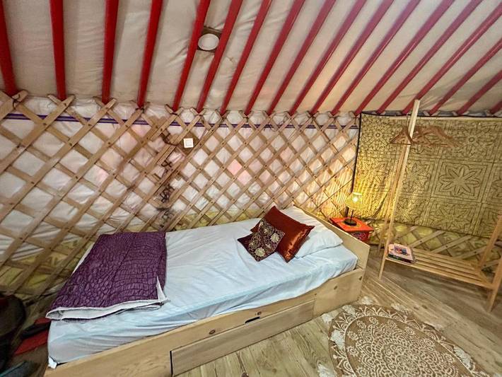 Tente pour 4 personnes, avec jardin ainsi que terrasse et jacuzzi dans le Finistère - 2