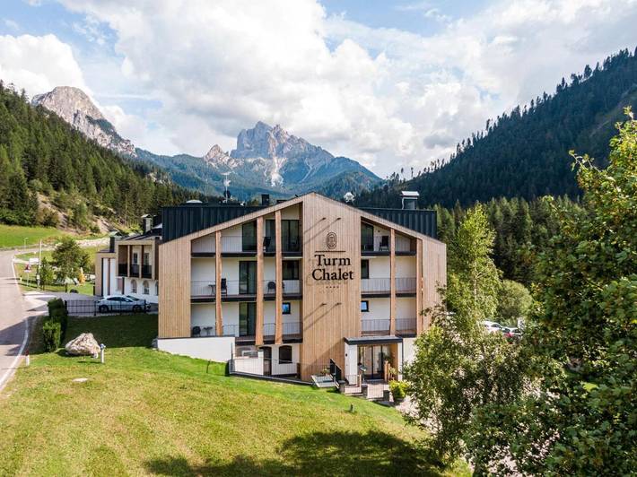 Hotel für 2 Personen, mit Garten und Sauna sowie Ausblick am Pragser Wildsee