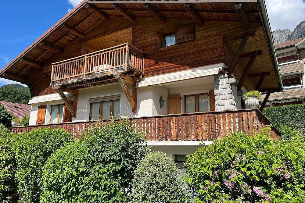 Appartement entier, Appartement dans chalet à Saint Martin Sallanches près des stations 3 personnes in Sallanches, Pays du Mont-Blanc