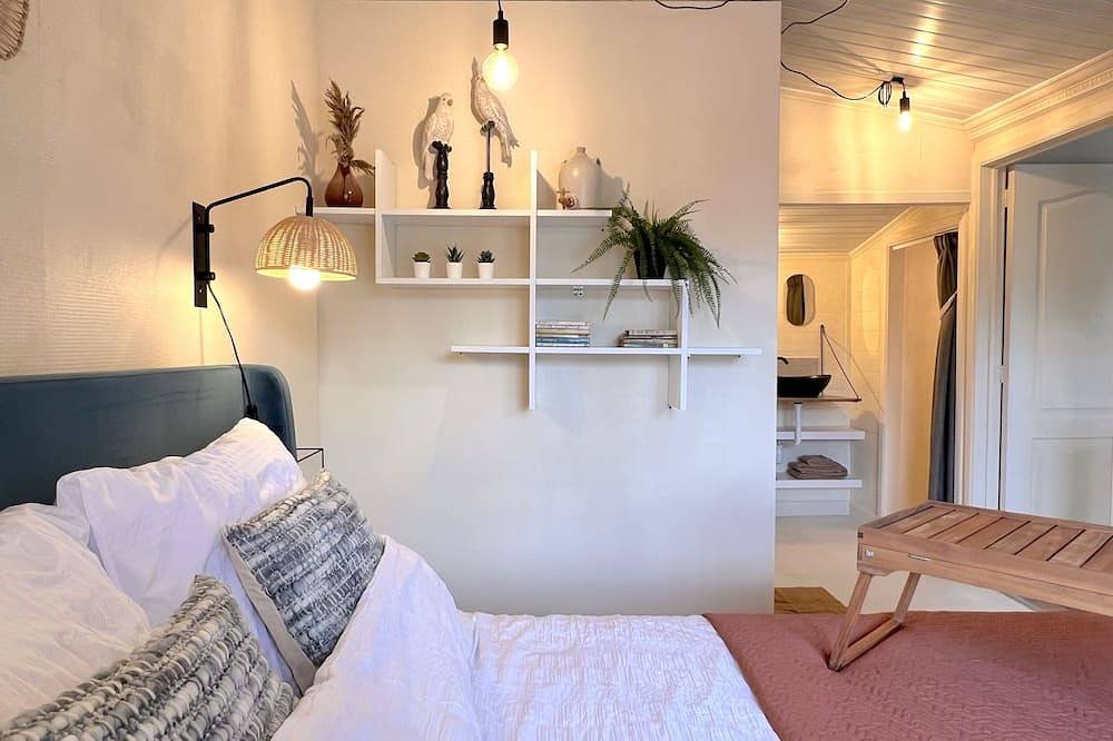 Knus chalet met terras aan het water in Geel, Antwerpen en omgeving