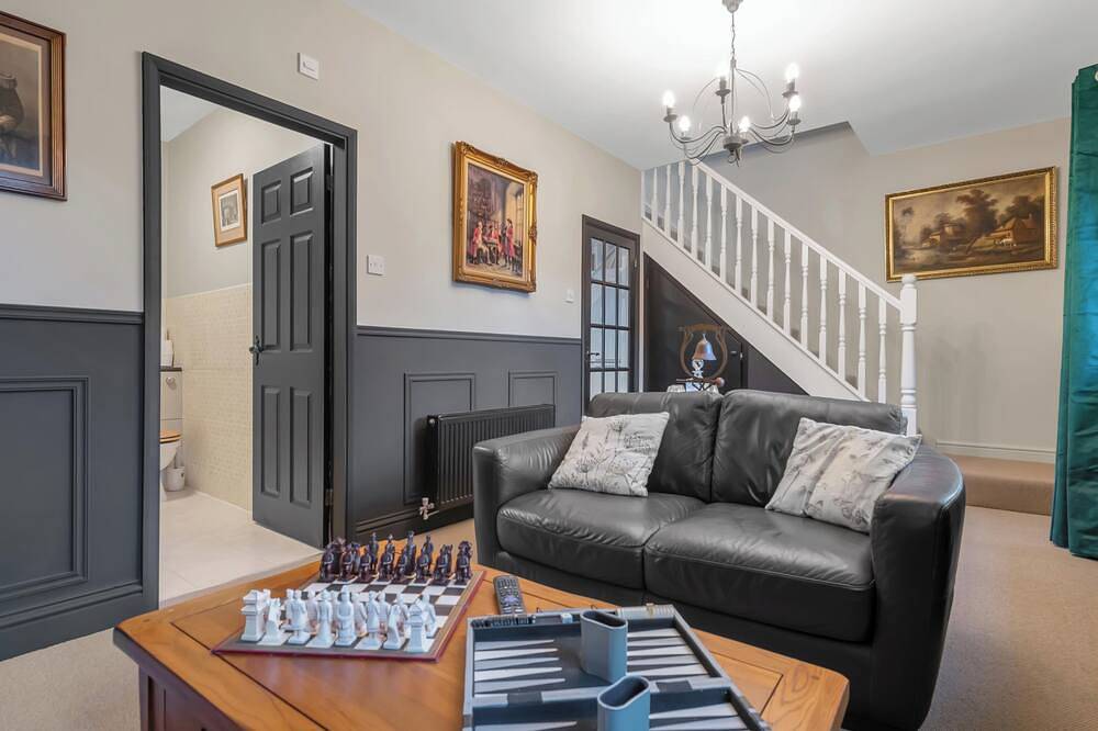 Pools Cottage 3 - Billiards Room in Warwickshire