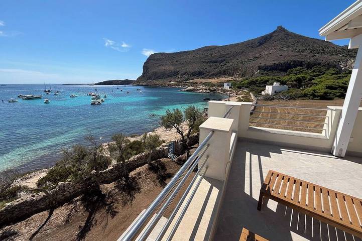 Ganze Wohnung, Queen-Deluxe-Doppelzimmer_01 in Favignana Stadt, Favignana