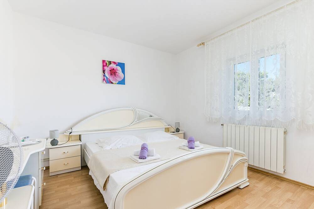 Family friendly house with a swimming pool Pozorac, Trogir (K-22648) in Marina, Condado de Split-Dalmácia