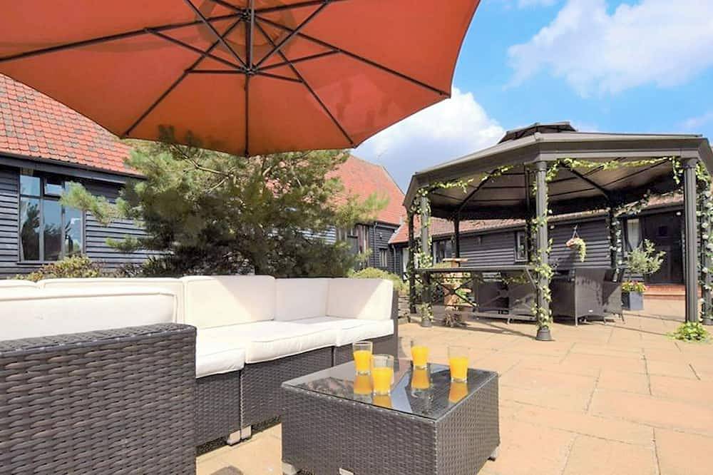 8 bedroom accommodation in Badley, near Needham Market in Suffolk