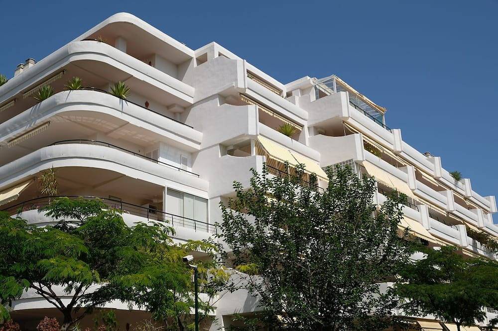Entire apartment, Luxury apartment with terrace, garage and pool. in San Pedro de Alcántara, Marbella