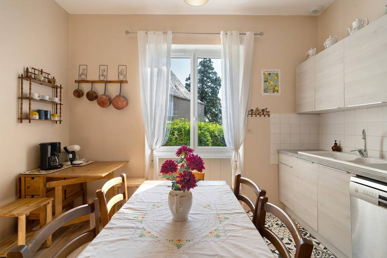 Casa de vacaciones «Les Glycines» con terraza y jardín privados in Rouffignac-Saint-Cernin-de-Reilhac, Périgord Noir