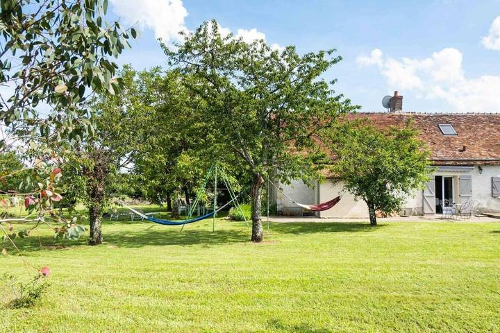 Location de vacances pour 12 personnes, avec Jardin et Piscine à Rilly-sur-Loire