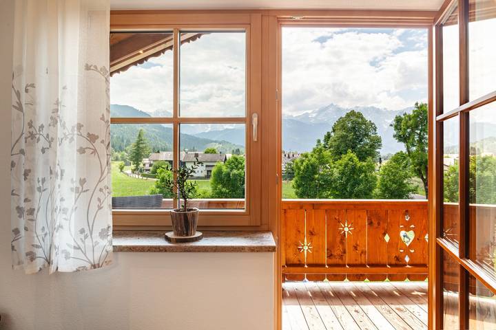 Ferienwohnung für 3 Personen, mit Balkon und Garten in Farchant - 2