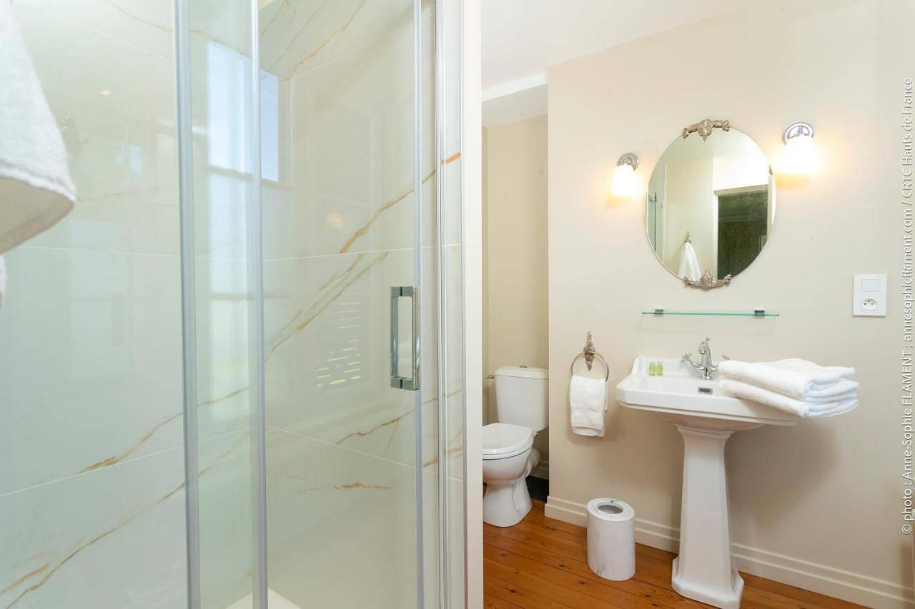 Double Room with Private Bathroom in Conty, Région d'Amiens