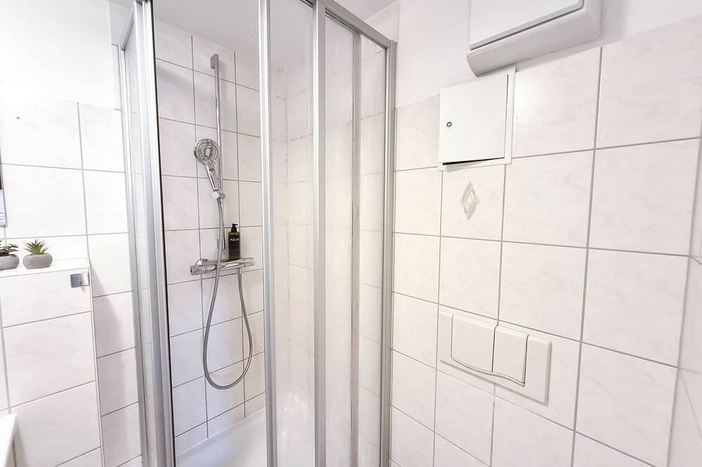 Ganze Wohnung, Apartment Victoria im Fachwerkhaus von 1596 – Altstadt Jena in Jena, Saaleland