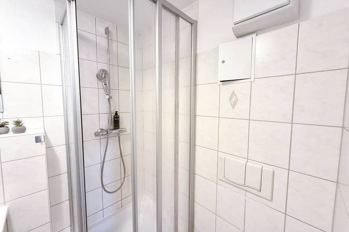 Ganze Wohnung, Apartment Victoria im Fachwerkhaus von 1596 – Altstadt Jena in Jena, Saaleland