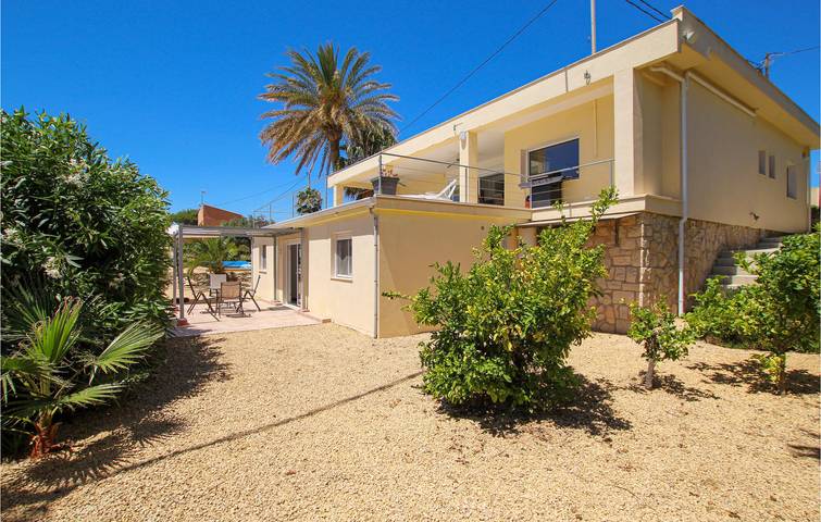 Ferienhaus für 14 Personen, mit Terrasse und Garten sowie Pool in Torrevieja