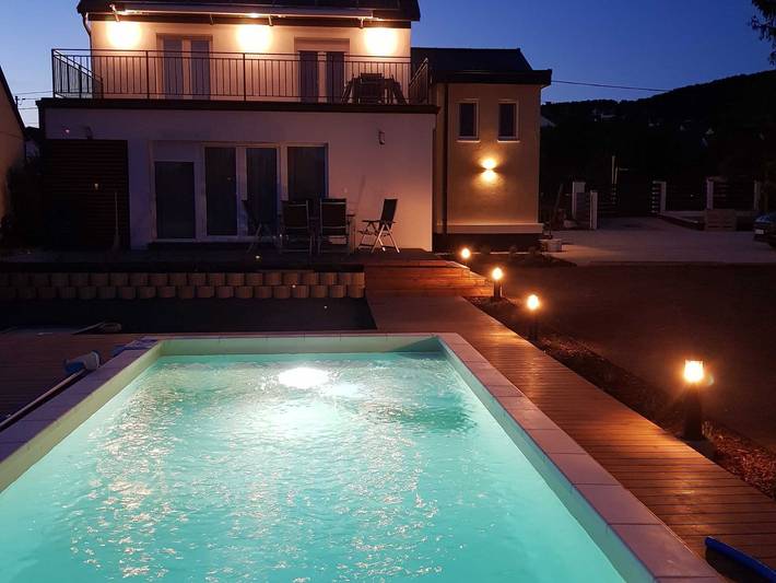 Ferienwohnung für 8 Personen, mit Terrasse und Garten sowie Pool, kinderfreundlich in Revfülöp - 2