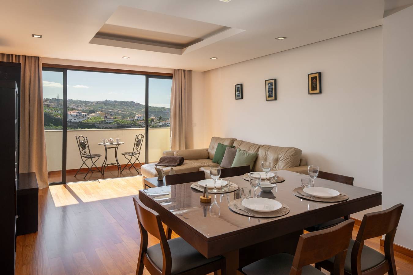 Ganze Wohnung, Ferienwohnung für 2 Personen mit Balkon in Câmara de Lobos, Madeira