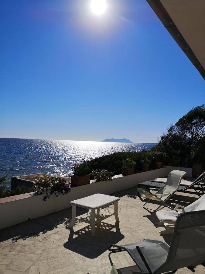 Villa per 10 persone, con Balcone e Terrazza nonché Giardino e Sauna a Fondi