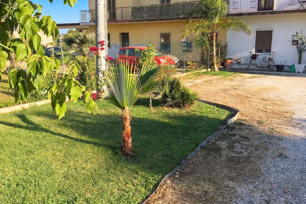 Appartement entier, Homerez - Appart. Cioccatelli - Jardin, Parking in Latina, Agro Pontino