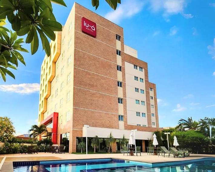 Pousadas para 2 pessoas, com piscina e piscina infantil e ainda jardim em Juazeiro do Norte