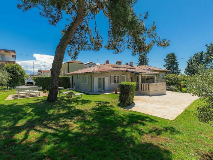 Ferienhaus für 4 Personen, mit Terrasse und Garten in Umag - 2