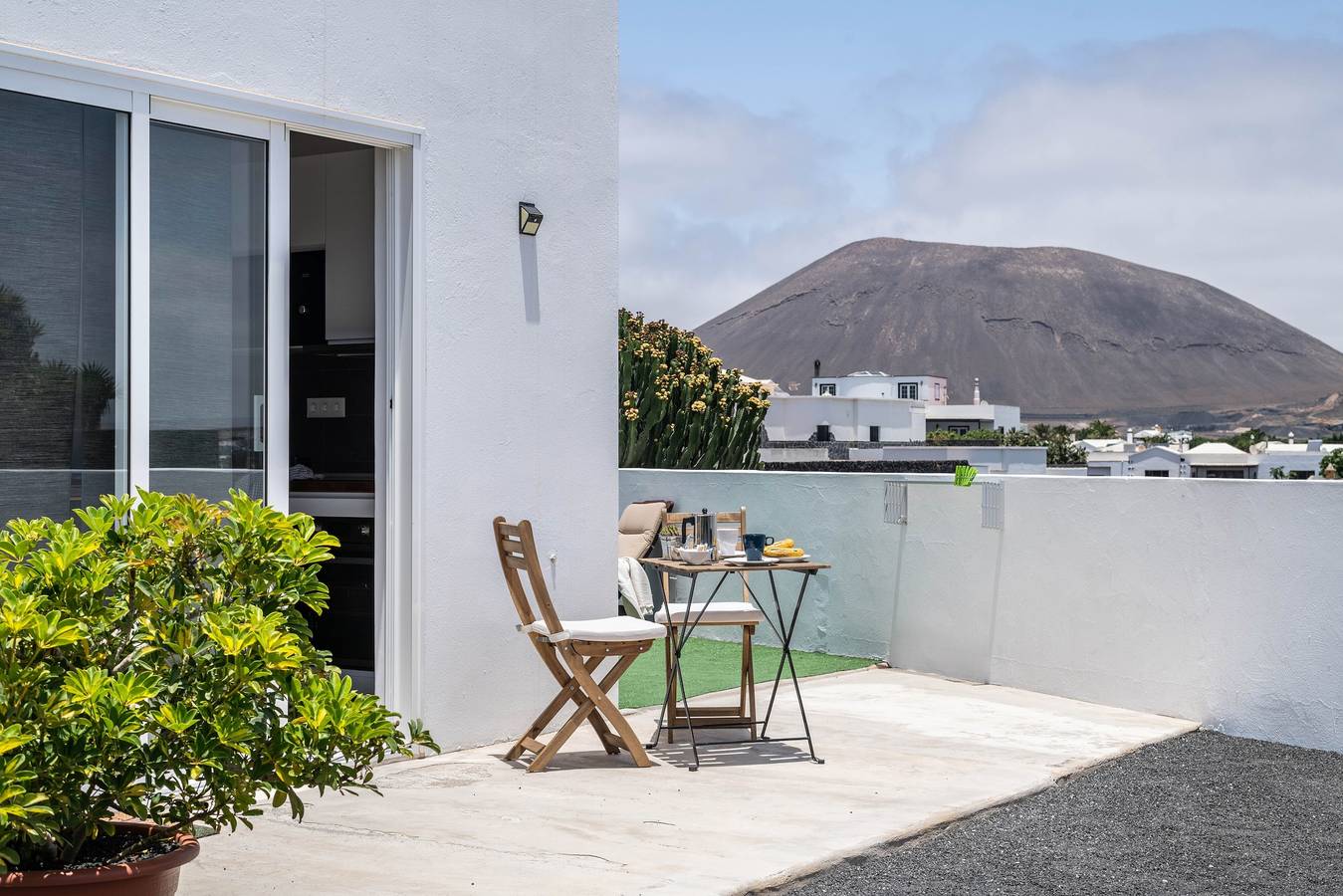 Apartamento entero, Apartamento 'Casa Majina' con vista al volcán, terraza y Wi-Fi in El Islote, San Bartolomé