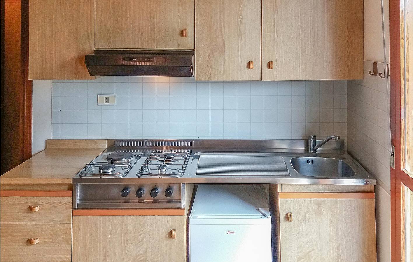 Apartamento vacacional entero, Apartamento junto a la playa con piscina y cocina in Bibione, Provincia de Venezia