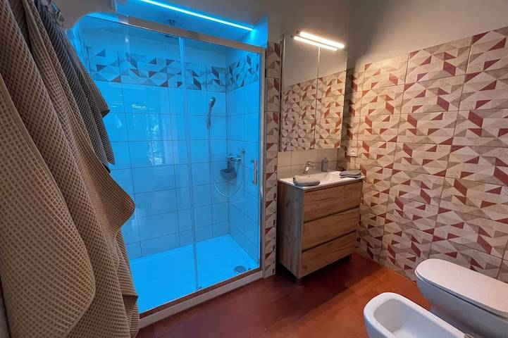 Ganze Wohnung, Le Balze Open Space with Private Garden in Villa with Park and Pool in Perugia, Perugia Provinz