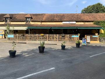 Camping pour 10 Personnes dans Sainte-Nathalène, Périgord Noir, Photo 3