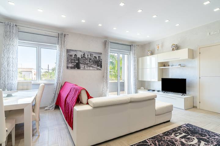 Villa 'Joel' with Sea View, Wi-Fi and Air Conditioning in Cassibile, Syracuse