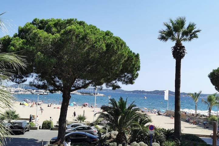 Gîte pour 4 personnes, avec terrasse dans Casino De Sainte Maxime