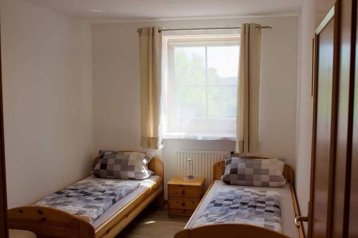 Ganze Wohnung, Ferienwohnung (53qm) mit Wohnküche und Terrasse in Nittenau, Ostbayern