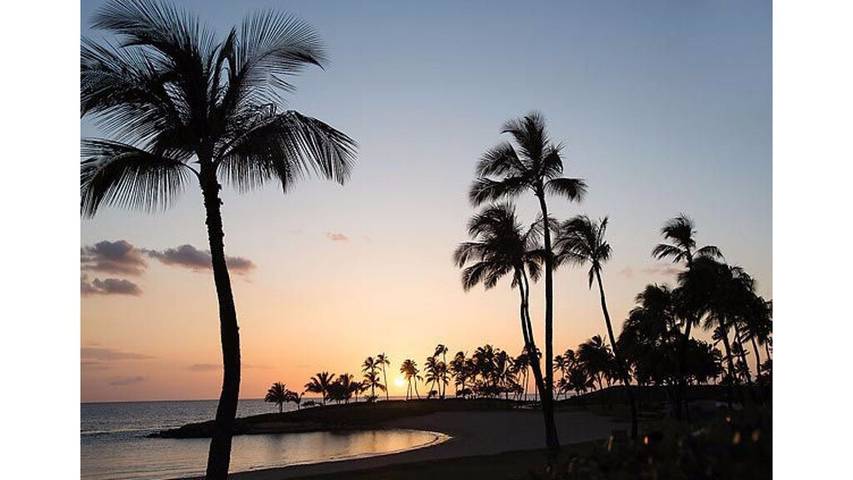 Vacation rental for 4 people, with yard and pool as well as hot tub and balcony in Ko Olina