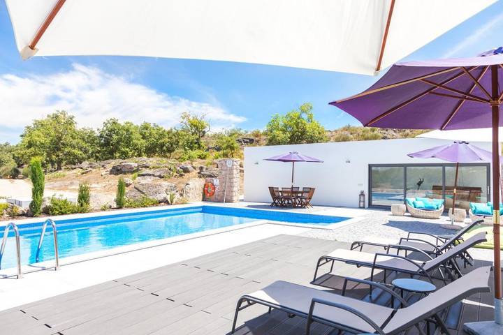 Apartamento estúdio para 2 pessoas, com piscina e jardim e ainda vista em Castelo de Vide