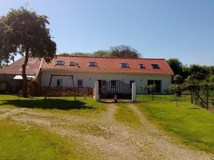Gîte pour 12 personnes, avec jardin à Pihen-lès-Guînes