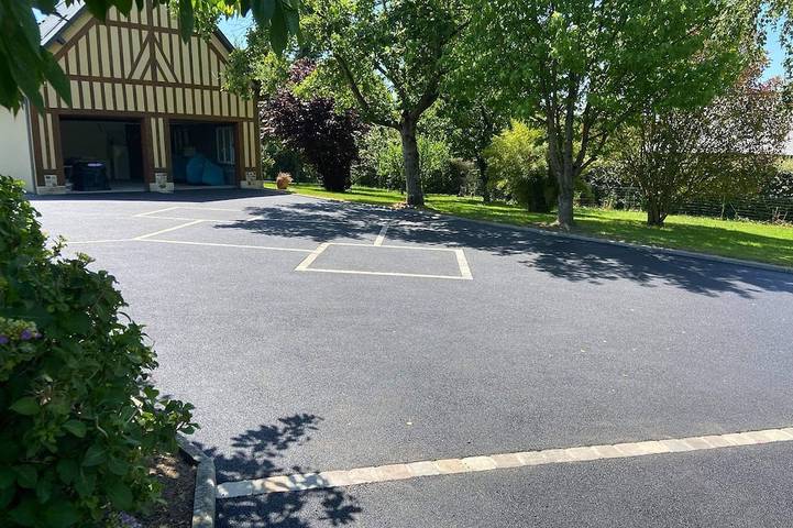 Location de vacances pour 6 personnes, avec terrasse et jardin à Ablon