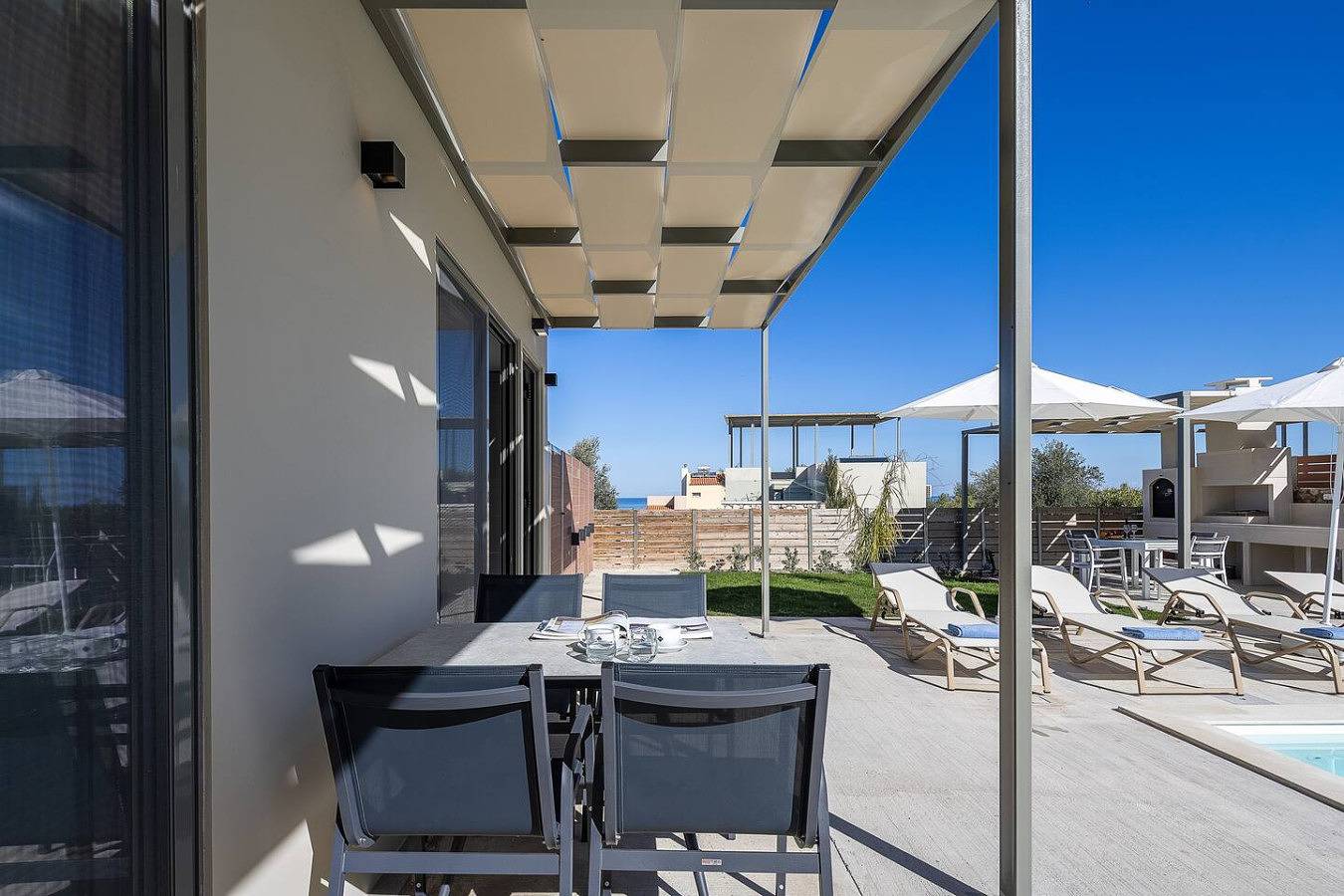 Stylish Villa w/ Heated Pool & Bbq, near Rethymno in Rethymno und Umgebung