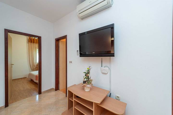 Appartement entier, 30 m to the sandy beach Smratine | Apartment for 6 persons in Vir